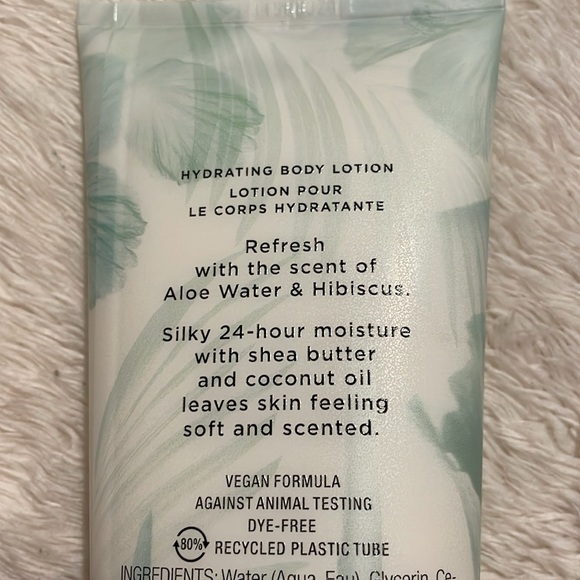 New! Victoria Secret Aloe Water and Hibiscus Body Lotion And Body Scrub Bundle - Picture 3 of 6